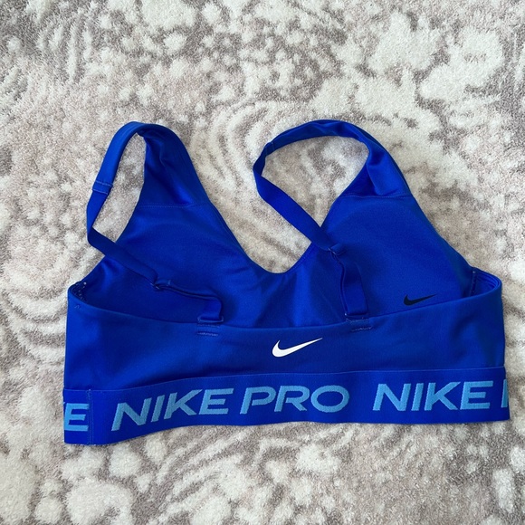 New condition Nike pro blue sports bra small - Picture 2 of 3